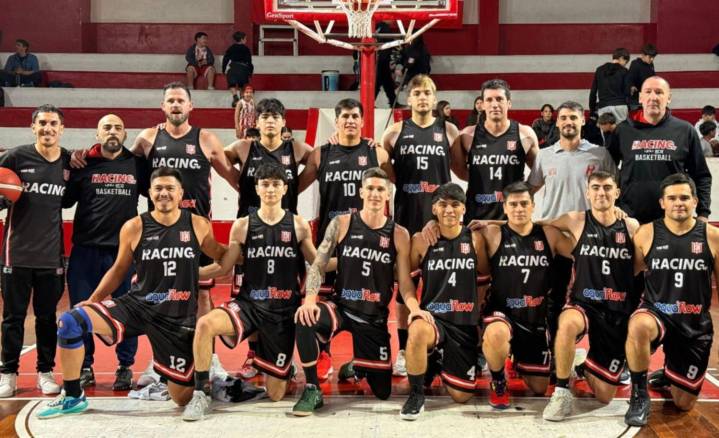 Racing Club de Trelew festejó en el clásico
