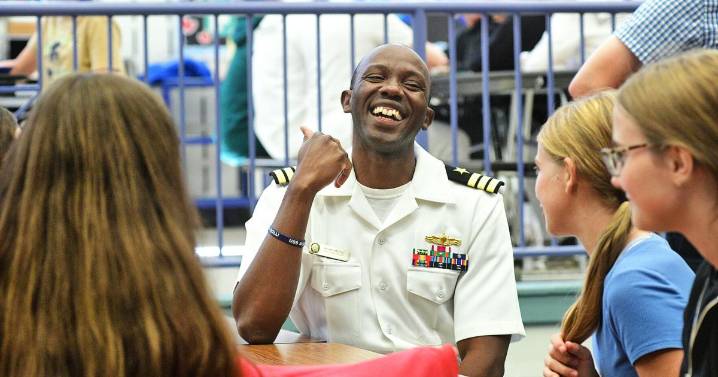 PHOTO GALLERY | 'Meet the people we serve': USS Somerset sailors get to know Shanksville students, local region