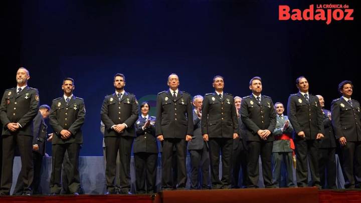 Vídeo | Acto del Día de la Policía Nacional en el Teatro López de Ayala de Badajoz