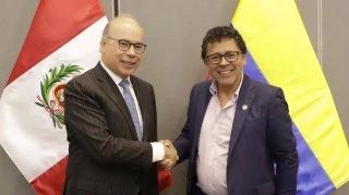 Colombia y Perú dialogan sobre soberanía de la isla Santa Rosa en el Amazonas