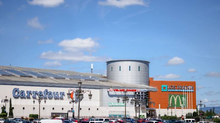Un grupo inversor español compra el Centro Comercial Los Prados de Oviedo