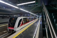 Entregan firmas al IEPC para consulta sobre L5
