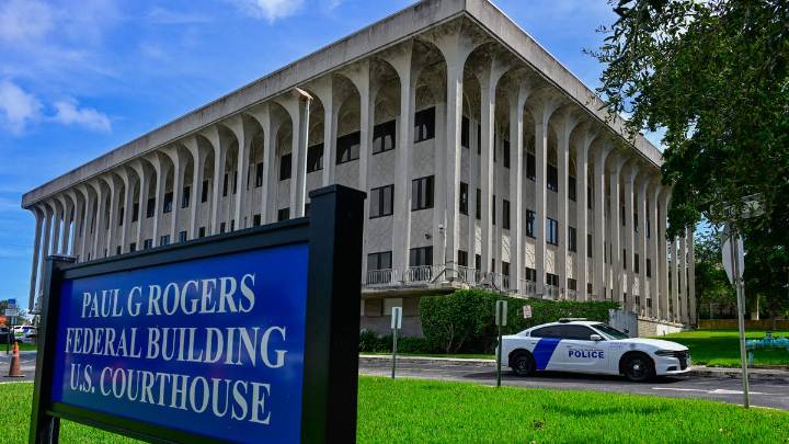 Man Who Tried To Assassinate Trump Attempted To Stab Himself After Verdict