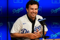 Checo Pérez impacta a sus fanáticos al decidir sobre qué jugador de Los Angeles Dodgers le gustaría ser