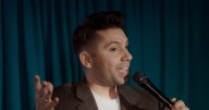 Fabrizio Copano es destacado en Billboard por su especial de comedia en inglés