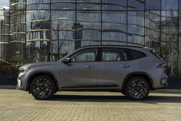 Renault presentó el nuevo Koleos en Argentina: tecnología híbrida, diseño renovado y dos versiones disponibles