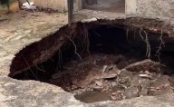 Aparece socavón debajo de una vivienda, en Muna, Yucatán; afectado señala que la oquedad parece tener varias conexiones