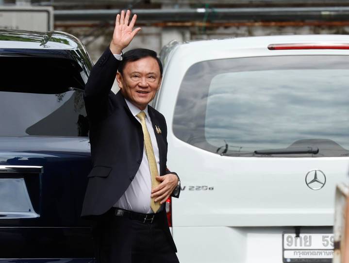 La Justicia tailandesa dirime si el exlíder Thaksin evitó la cárcel por trato privilegiado