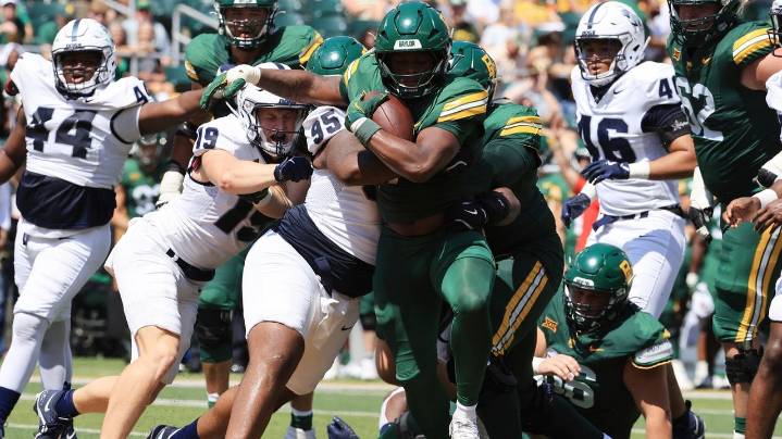 Robertson has 3 TD passes and Washington 2 TD runs as Baylor wins 42