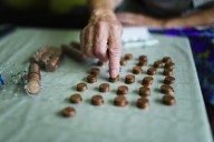 Brits forced to raid savings in order to cope with financial uncertainty