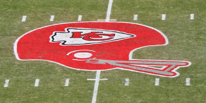Explaining the Chiefs ‘Free 4′ T-Shirts That Are Getting Attention Online 