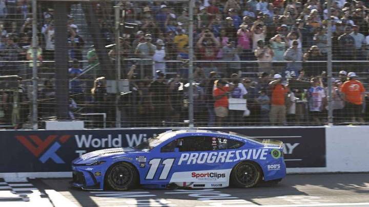 ‘They’re ridiculously fast’: Toyotas turning heads with speed in NASCAR playoffs