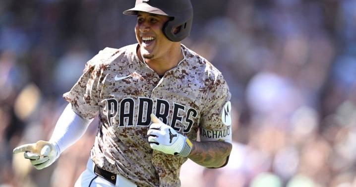 Machado, Padres head into postseason after beating Diamondbacks 12