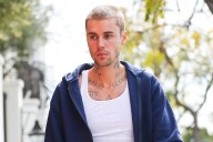 Justin Bieber genera preocupación al pasear semidesnudo 