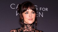 El “vestido de la venganza” de Dakota Johnson es totalmente transparente y con efecto tatuaje