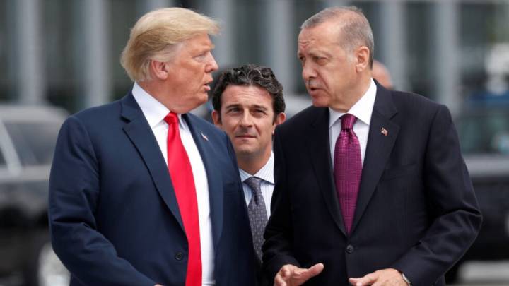 Trump insta a Erdogan a cesar la compra de petróleo ruso