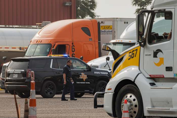 Texas halts commercial drivers licenses for many immigrants