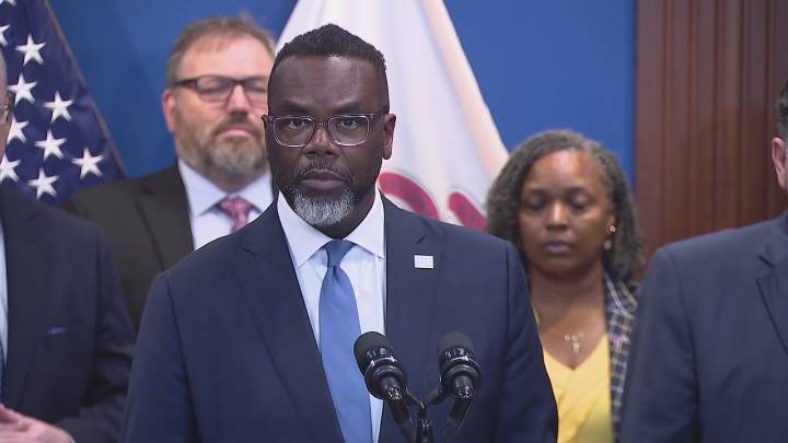 Trump is waging 'war on the poor', Chicago mayor says