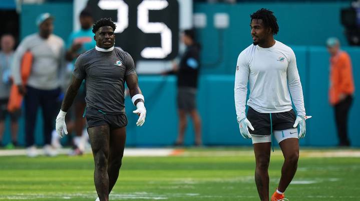 Dolphins WR Jaylen Waddle reveals Tyreek Hill’s strong message after injury