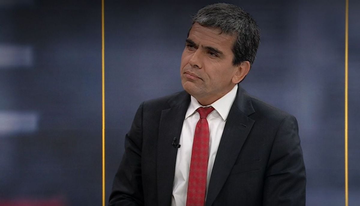 Lanzamiento del libro "Somos tontos hasta las 12", que aborda la crisis del sistema judicial chileno