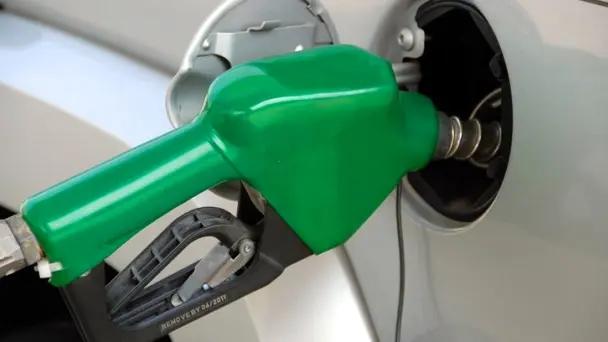Gasolina regular cuesta menos de 24 pesos: Profeco