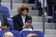 La primera gabardina en tendencia del otoño, según la mujer que más sabe de moda