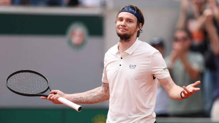 Alexander Bublik sets records with fourth title of 2025: Stats