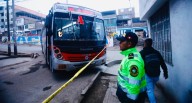¡Sicarios en plena ruta! Asesinan a balazos a chofer de empresa Nueva América en San Juan de Miraflores El conductor fue atacado por falsos pasajeros mientras manejaba por concurrida avenida y delante