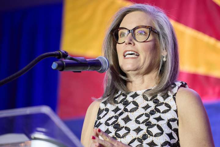 Gobernadora de Arizona ordena mayor acceso a la vacuna de covid