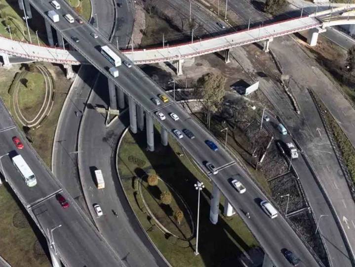 Alta velocidad y falta de pericia, detrás de tragedia; tractocamión impactó dos veces