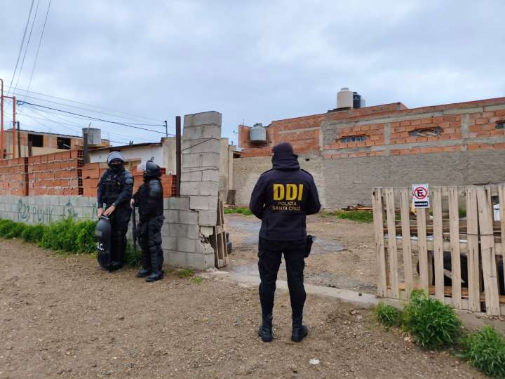 Operativo “Capibara Térmico”: recuperan termos y peluches robados en Caleta Olivia