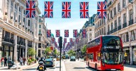 Oxford Street debate descends into row over council's plan to cede control of famous road to Mayor
