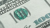 Con cautela en la city, el dólar se aleja del techo de la banda a la espera de detalles del auxilio del Tesoro de EEUU