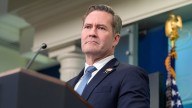 El Senado de Estados Unidos confirma a Mike Waltz como embajador ante Naciones Unidas