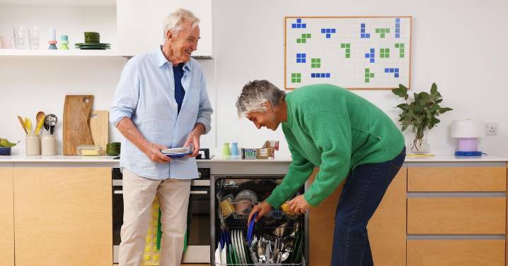 Debate over best way to load dishwasher continues