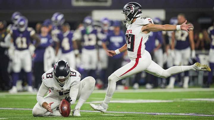 Falcons continuing kicker competition: 'You have to do that until you get it right'