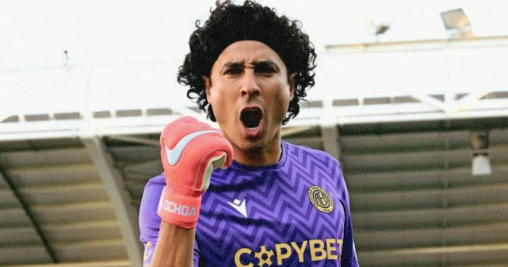 ¿Sueldo de canterano? Revelan cuánto gana Guillermo Ochoa con el AEL Limassol