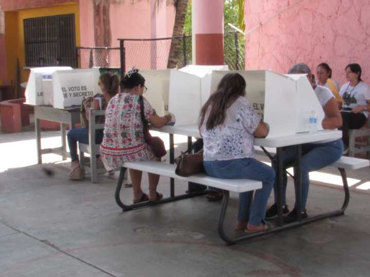 Claudia Sheinbaum asegura que la reforma electoral no se decidirá en cúpulas partidarias