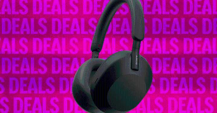 Sony's Previous Flagship Headphones Are $100 Off (and Still Better Than Most Other Headphones)