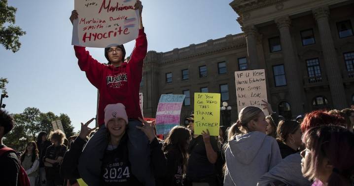 Alberta teachers: Offer includes same pay with COVID