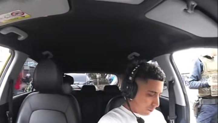 Las recientes polémicas de 'Mr Stiven', el 'streamer' caleño que fue requisado por policías cuando transmitía en vivo desde un taxi que manejaba