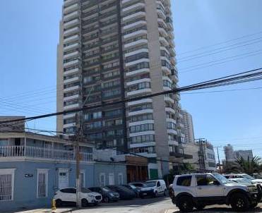 Investigan caída mortal de adolescente desde edificio de gran altura en Iquique
