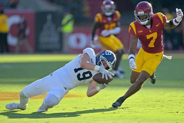 Deadspin | USC S Kamari Ramsey (food poisoning) sits out vs. Illinois
