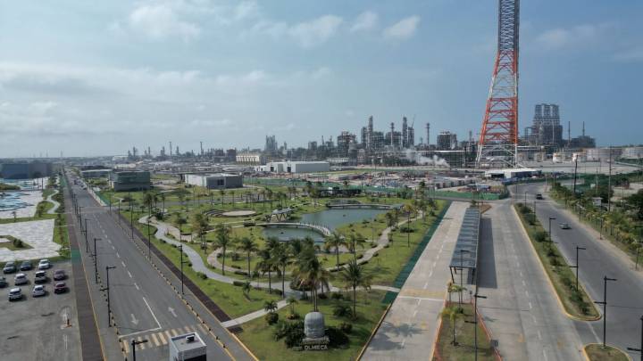 Refinería de Dos Bocas seguirá sin operar al 100% hasta 2027