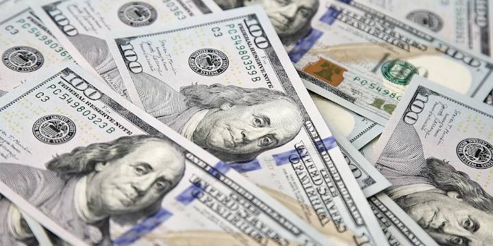 Los motivos detrás de la decisión de poner un nuevo cepo al dólar, según la mirada de los economistas