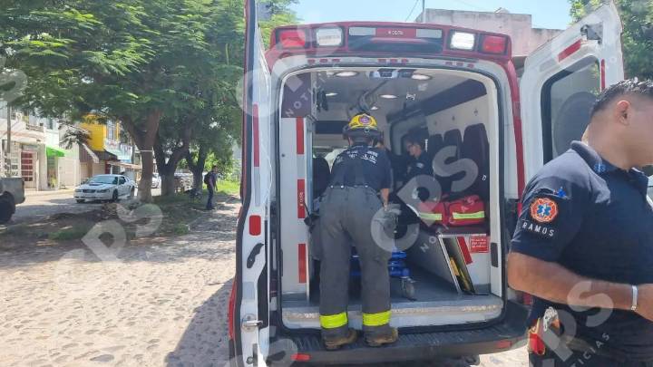Choque de mujeres: joven motociclista embestida por camioneta en Avenida Las Torres