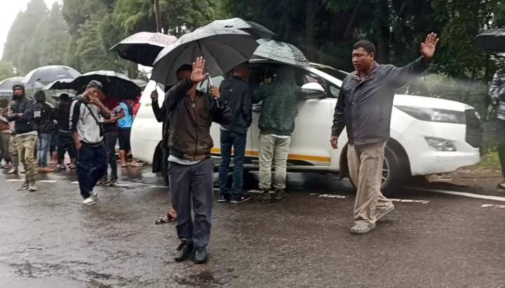 Govt appears to soften stance towards tourist taxi demands