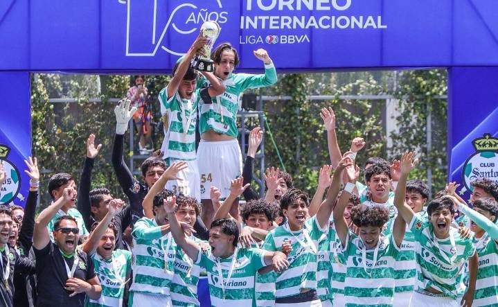 Santos Laguna Sub-17 se coronan en torneo internacional; el hijo de Vuoso fue figura del certamen
