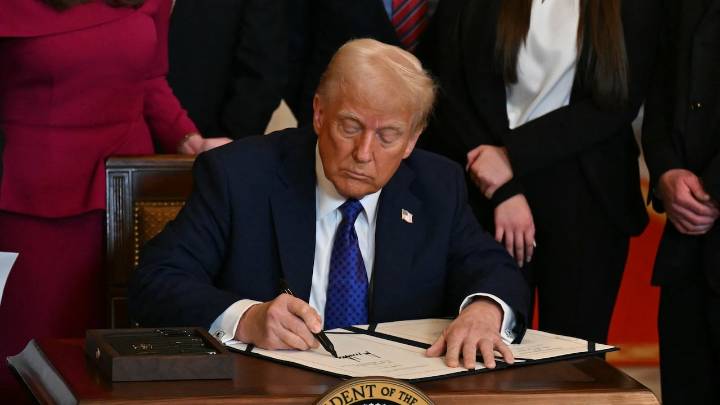 Trump firma decreto para enviar Guardia Nacional a esta ciudad de EE. UU.