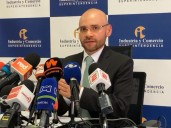 Regresa funcionario investigado a puesto clave de la SIC